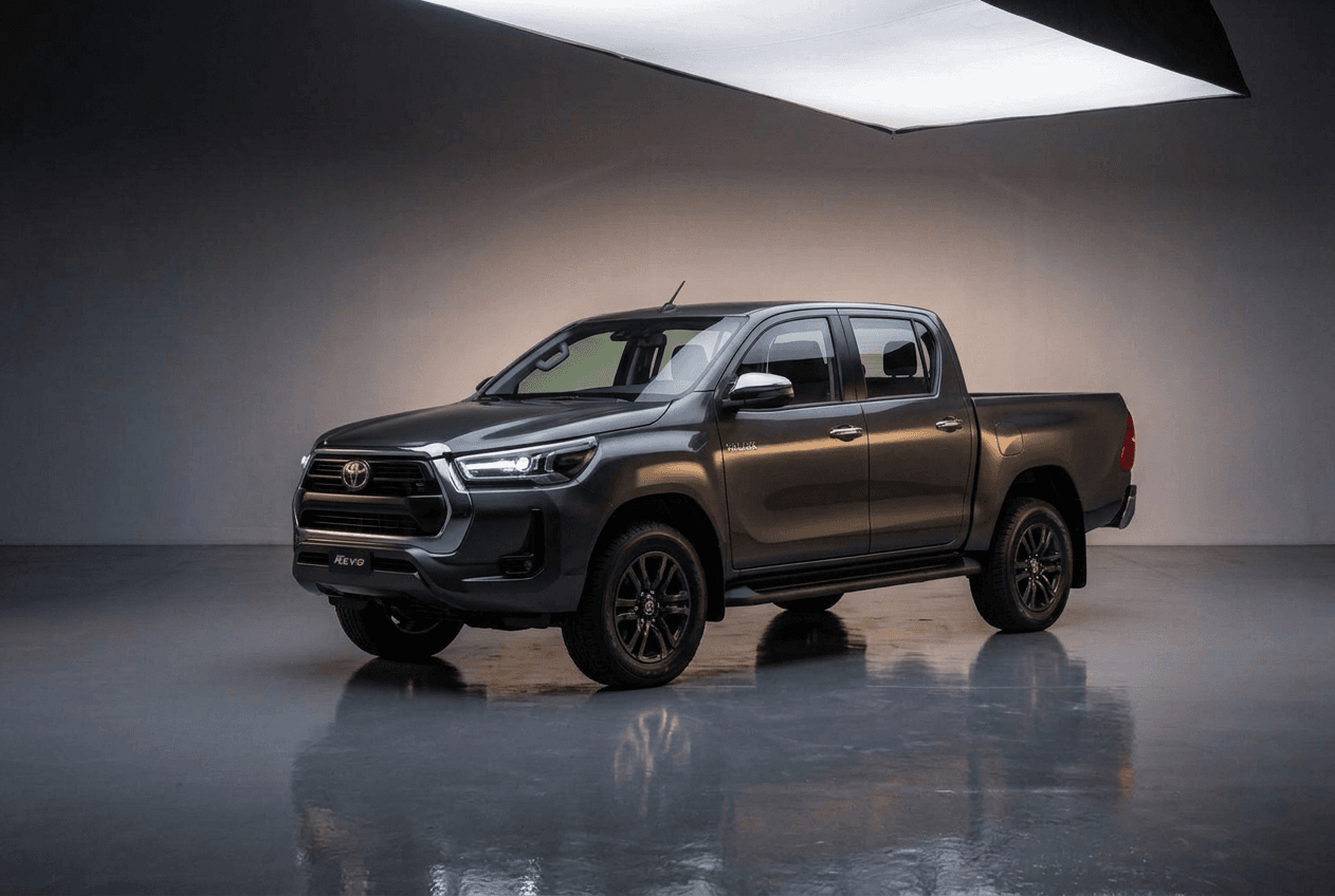 Toyota Hilux Revo vehicle catalogue image